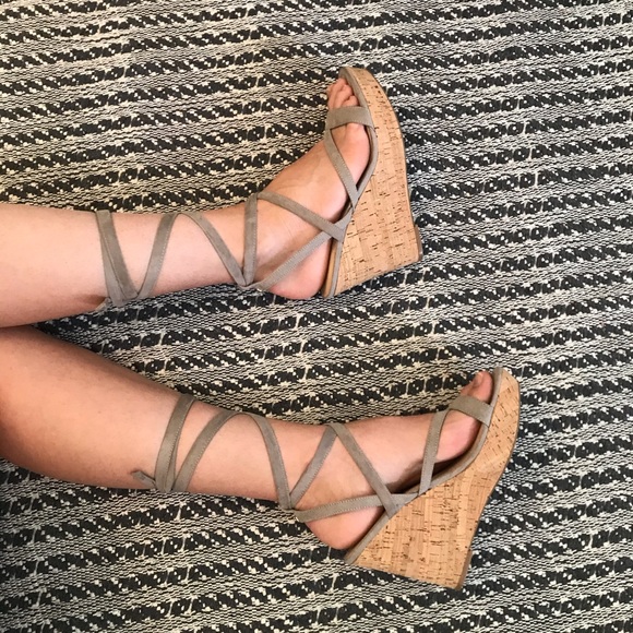 Guess - Wrap Wedges - Picture 7 of 13